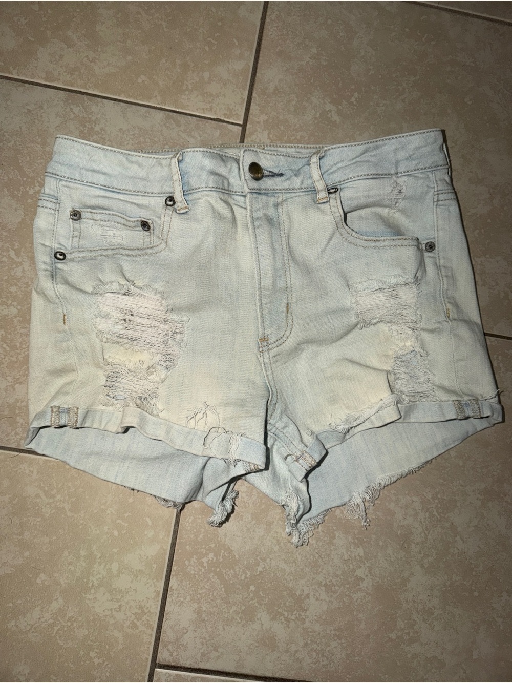 American Eagle Super Stretch Womens Size 8 Distressed Denim Shorts Light Wash